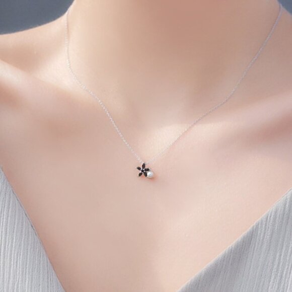 Jewelry - NEW 925 Sterling Silver Pearl Flower Necklace